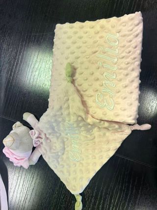 Manta y DouDou Personalizado Emilia