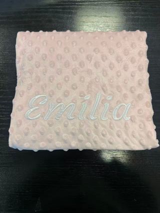 Manta y DouDou Personalizado Emilia