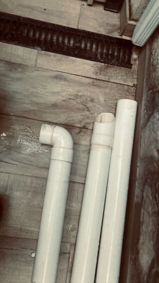 Bajante PVC, codos y abrazaderas 80 diámetro