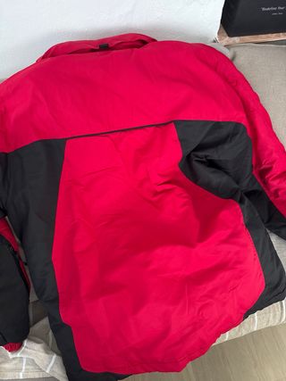 Chaqueta de Nieve Roja y Negra