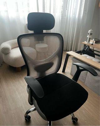 Silla de oficina ergonómica negra