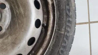 Llanta. Bridgestone 195/65 R16 C 104/102T