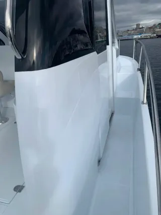 Embarcaciones Verssus V30 Cruiser  puerta lateral