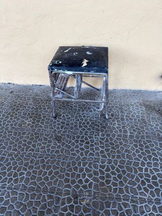 Escalera antigua banqueta silla