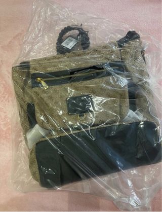 Mochila Guess Beige y Marrón con Etiqueta