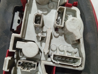 PILOTO TRASERO IZQUIERDO VOLKSWAGEN PASSAT BERLIN