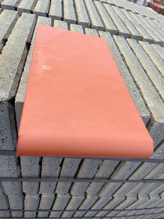 Ladrillo Gotera y Soleria rojo