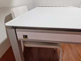 Mesa cocina cristal blanco y gris.Extens hast 1.60