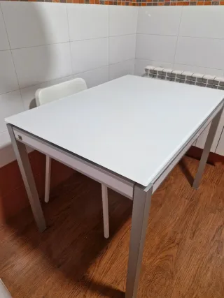 Mesa cocina cristal blanco y gris.Extens hast 1.60