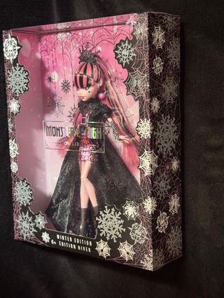 Draculaura Howliday Monster High Edición Invierno