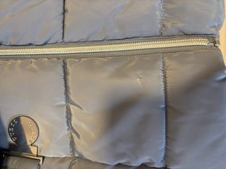 Chaqueta Guess acolchada con cinturón Talla XS