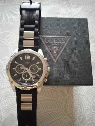 Reloj Guess Negro y Plateado
