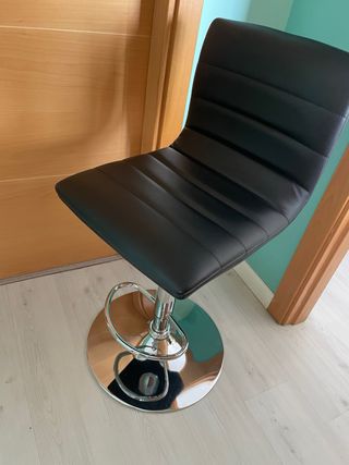 Taburete de imitación piel negro y plateado