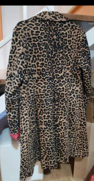Abrigo fino H&M animal print