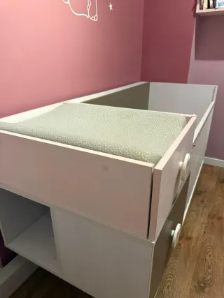 Cuna convertible con cajoneras