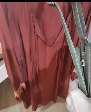 Camisola y bolso verde oliva