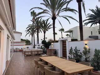 Chalet en alquiler en Cabo Pino - Reserva de Marbella en Marbella