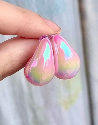 Orecchini a goccia rosa lucidi