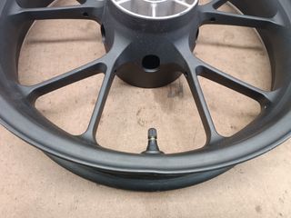 Llanta CB125R 2018-24 Honda doblada rueda trasera