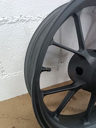 Llanta CB125R 2018-24 Honda doblada rueda trasera