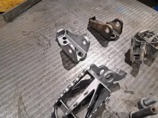 Chorreado de piezas metálicas.