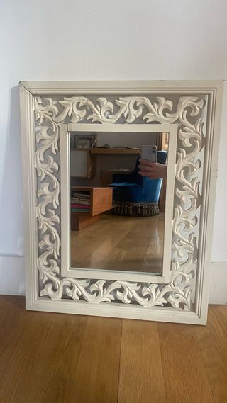 Espejo Marco Decorado Beige