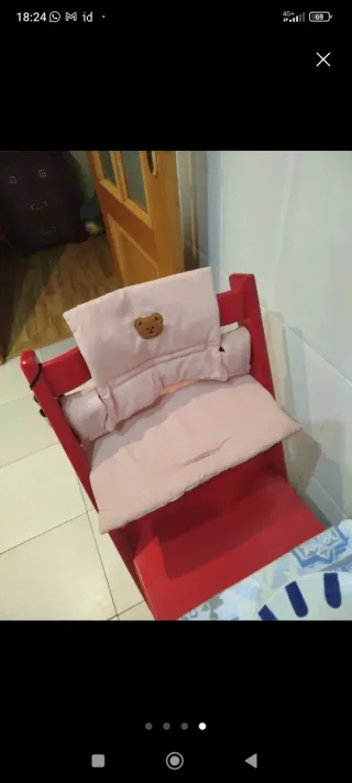 Bandeja y cojín para trona Stokke