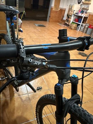 Bicicleta CUBE CARBONO DE 29 SUPER NUEVA