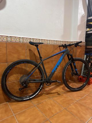 Bicicleta CUBE CARBONO DE 29 SUPER NUEVA