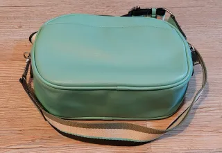 Bolso bandolera turquesa con correa multicolor