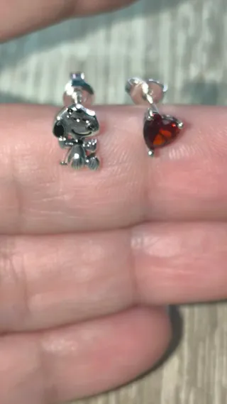 Pendientes Plata Ley Snoopy y Corazón Rojo