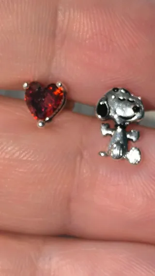 Pendientes Plata Ley Snoopy y Corazón Rojo