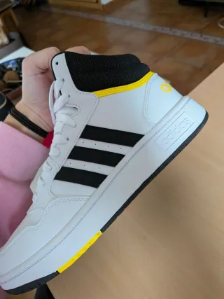Adidas Hoops Mid 3.0 Blancas y Amarillas