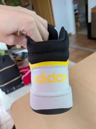 Adidas Hoops Mid 3.0 Blancas y Amarillas