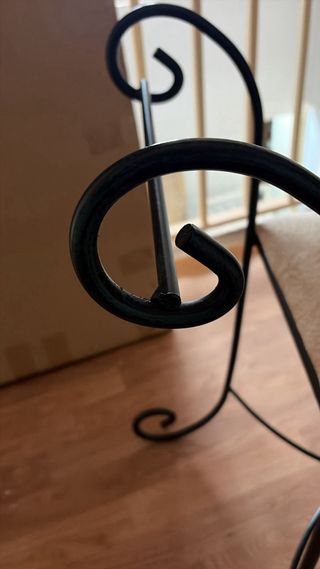 Banco de forja con asiento beige