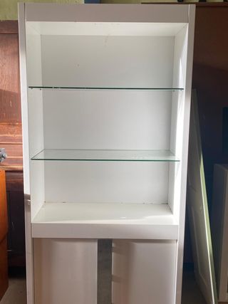 ESTANTERIA BLANCA EN BUEN ESTADO