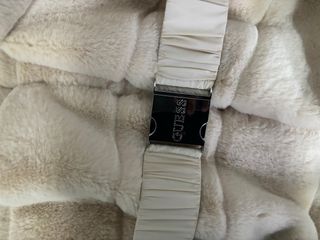 Abrigo Guess Beige con Cinturón