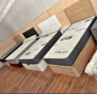 Canapé de madera y tela