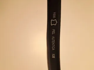 Cinturón de piel negro para hombre