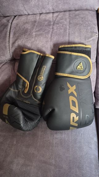 Guantes de boxeo RDX Negros y Dorados