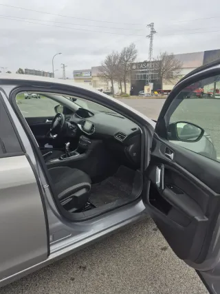 Peugeot 308 2016