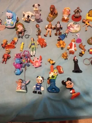 Lote de 43 Juguetes Disney Varios Personajes