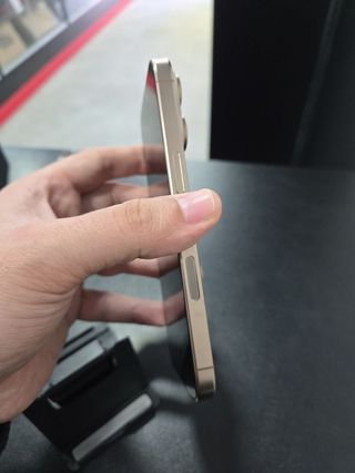 iPhone 16 Pro 128GB Desierto Titanio