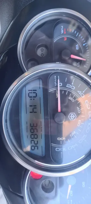 Piaggio Beverly 300 Maxi Scooter