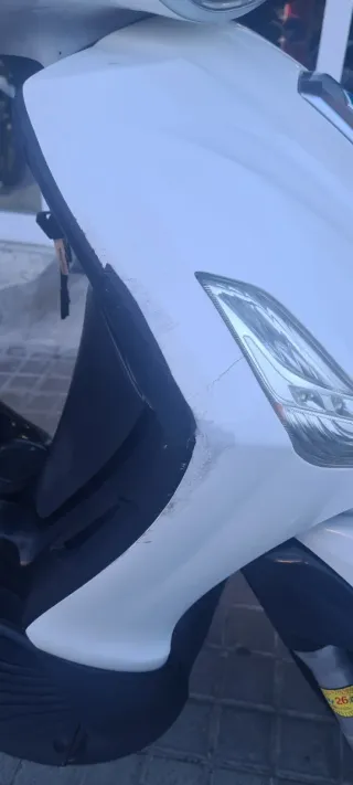 Piaggio Beverly 300 Maxi Scooter