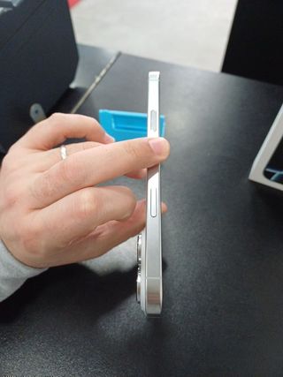 iPhone 16 Pro Max 256GB Blanco Titanio