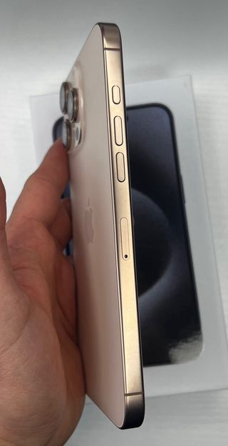 iPhone 16 Pro Max 256GB Dorado Como Nuevo