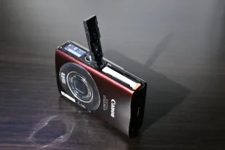 Cámara Canon IXUS 80 IS Digital Granate/marrón