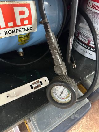 Compresor de aire T.I.P. 24L