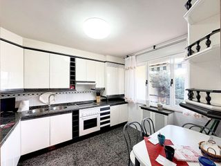 Casa adosada en venta en Galindo y Perahuy